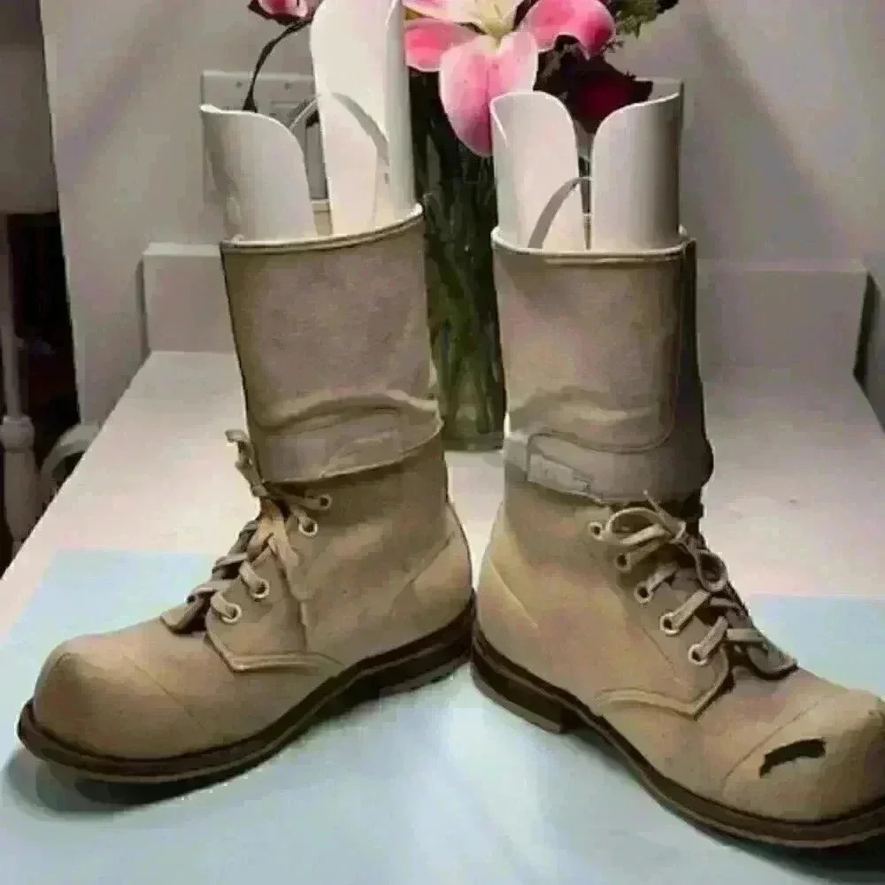 VINTAGE KOREAN WAR "Bunny Boots"  A R Hyde & Sons Boots - Picture 12 of 14
